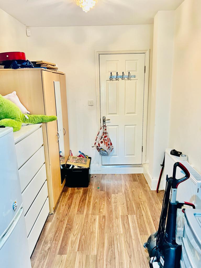 Room Westrow Gardens in Greater London