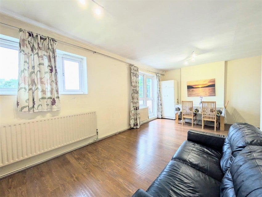 Flat Mead Court in Greater London