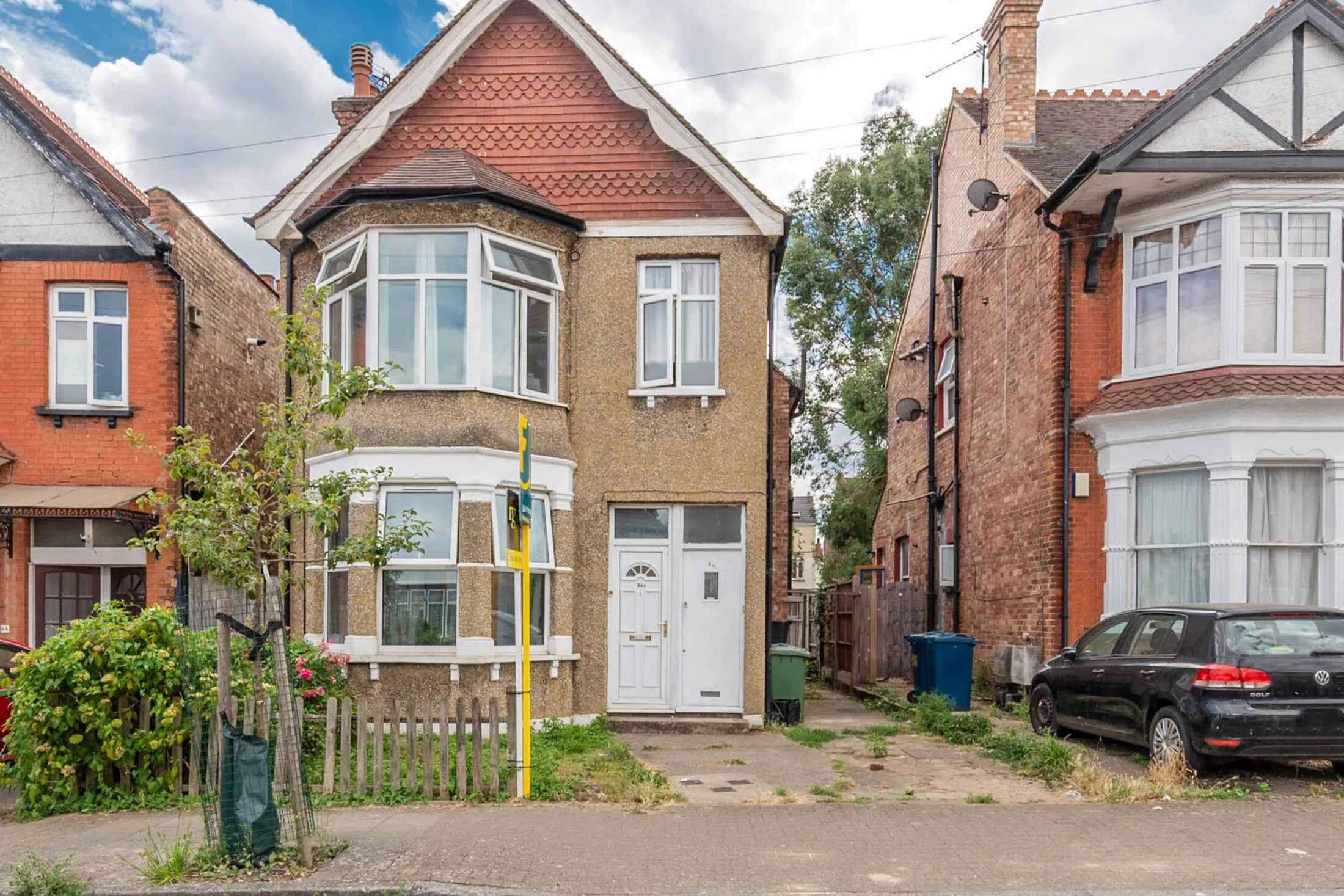 Flat Warrington Road in Greater London