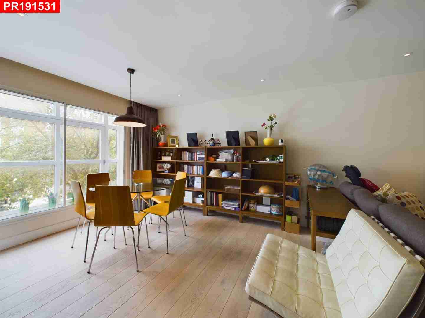 Flat Gloucester Terrace in City of Westminster