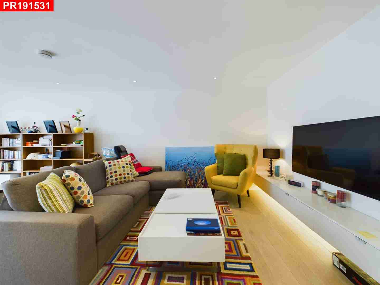 Flat Gloucester Terrace in City of Westminster