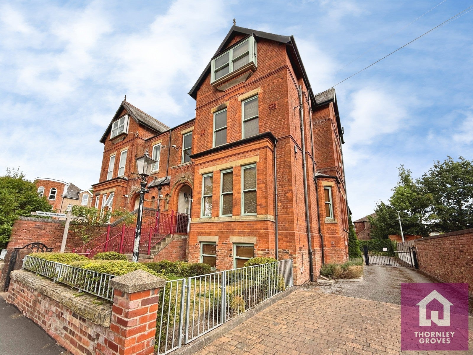 Flat Rectory Road in Manchester