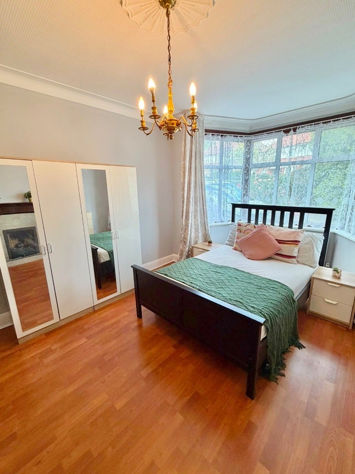 Room Barn Rise in Greater London