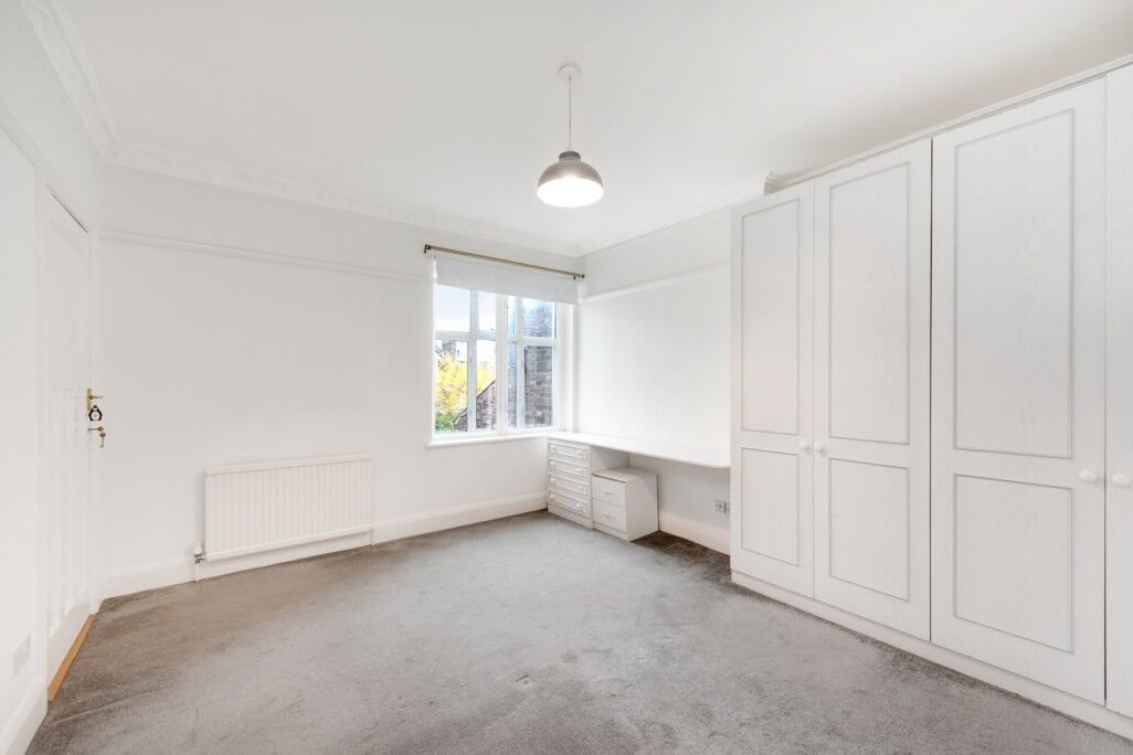 Flat West End Lane in Greater London