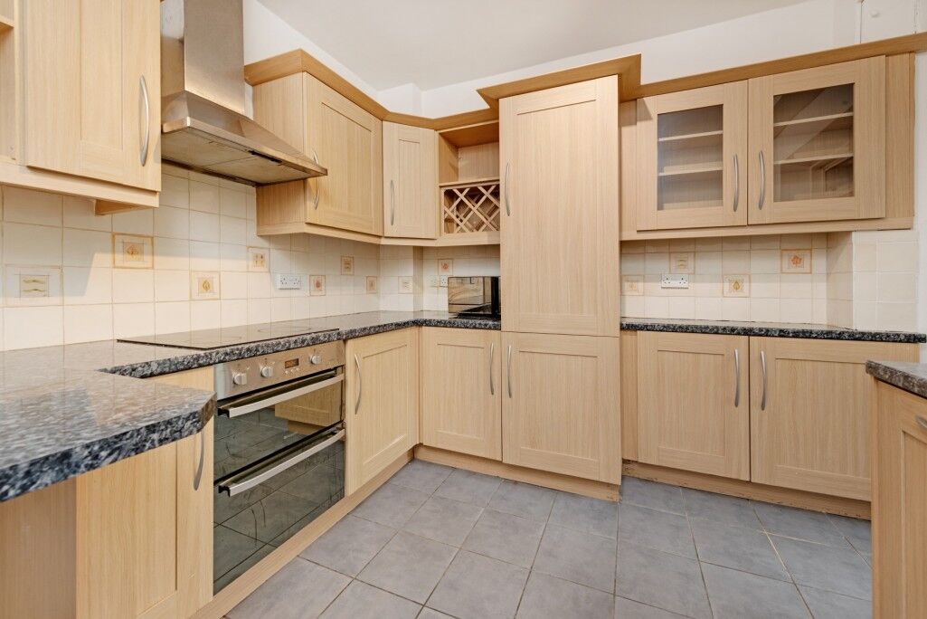 Flat West End Lane in Greater London