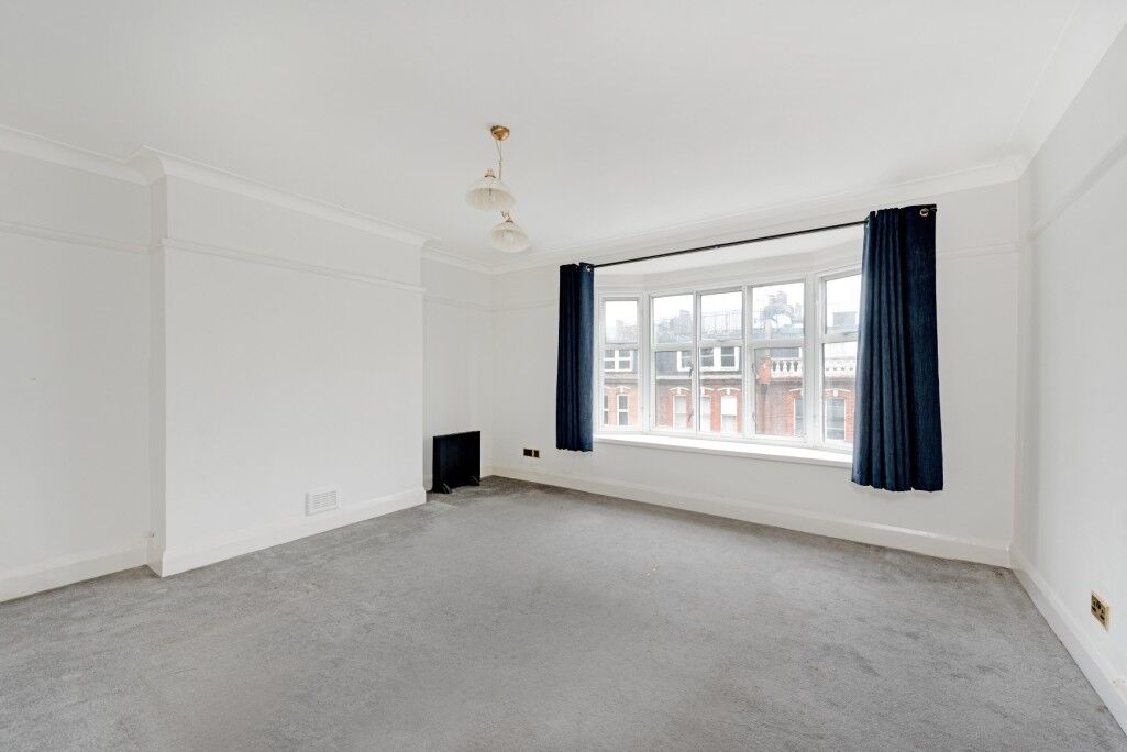 Flat West End Lane in Greater London