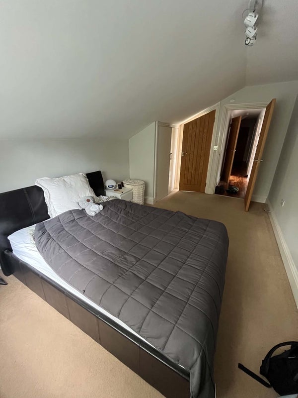 Room Upper Richmond Road in Greater London