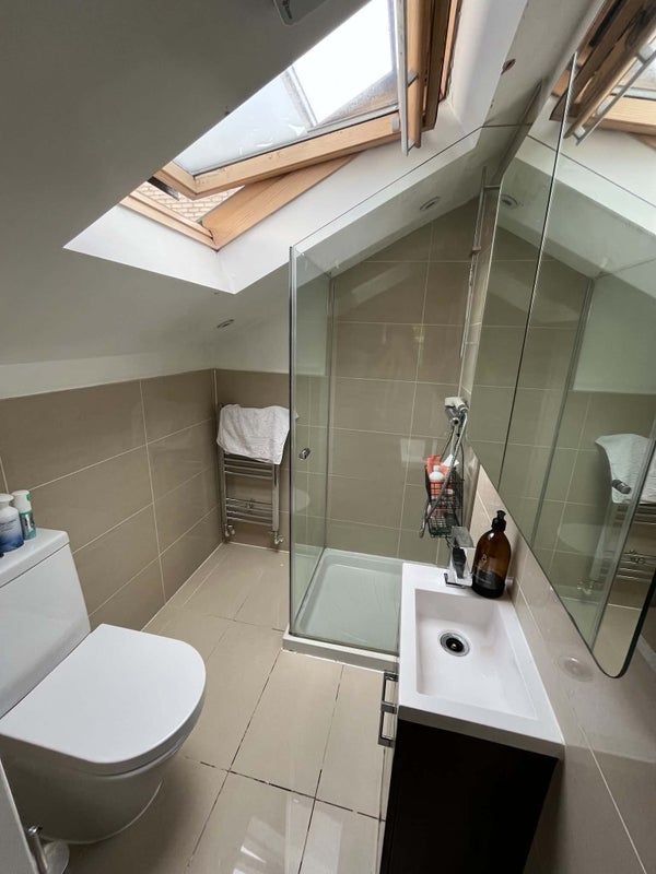 Room Upper Richmond Road in Greater London