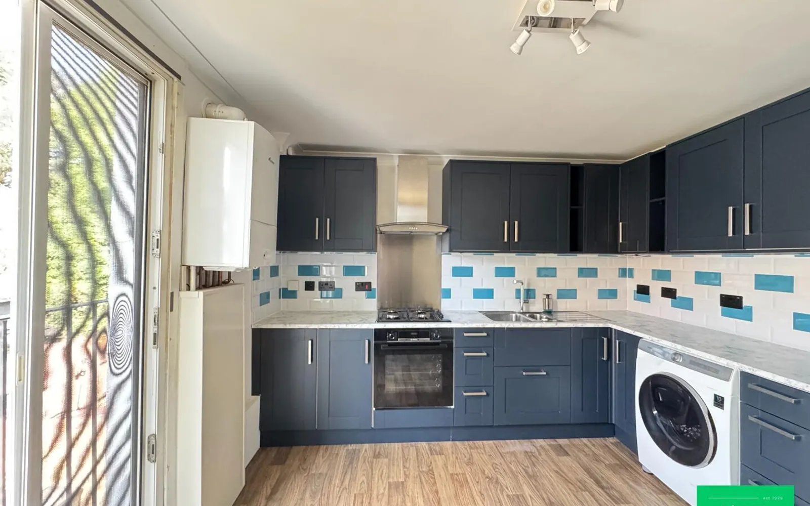 Flat Long Lane in Greater London