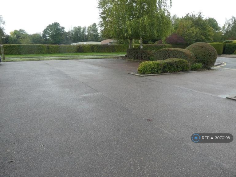 Flat Laurel Fields in Hertsmere