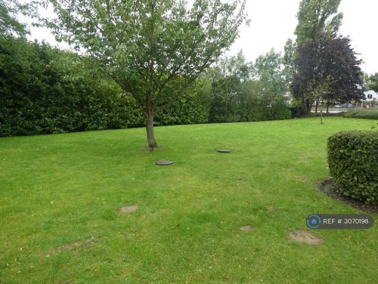 Flat Laurel Fields in Hertsmere