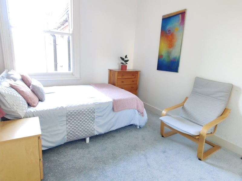 Room Pirbright Road in Greater London