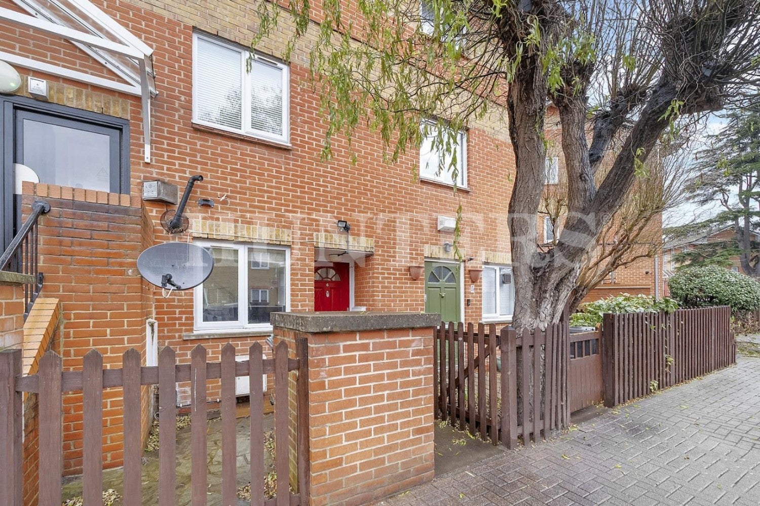 Flat Copperfield Drive in Greater London