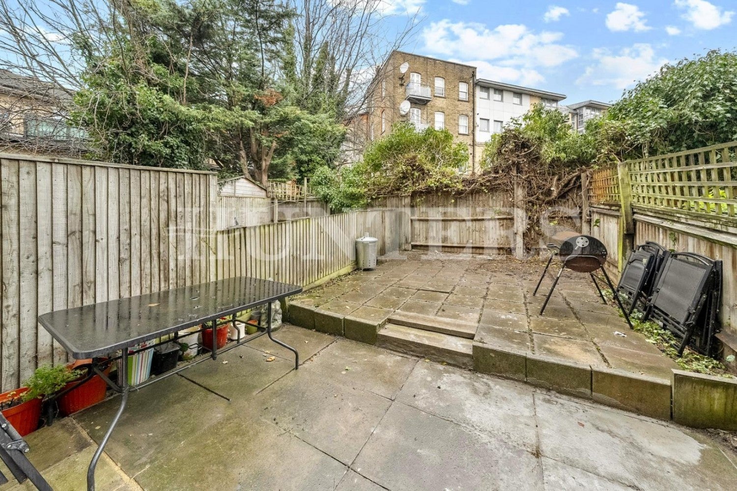 Flat Copperfield Drive in Greater London