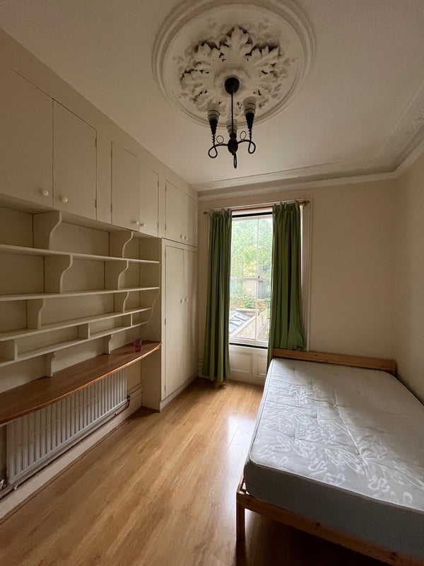 Room Huddleston Road in Greater London
