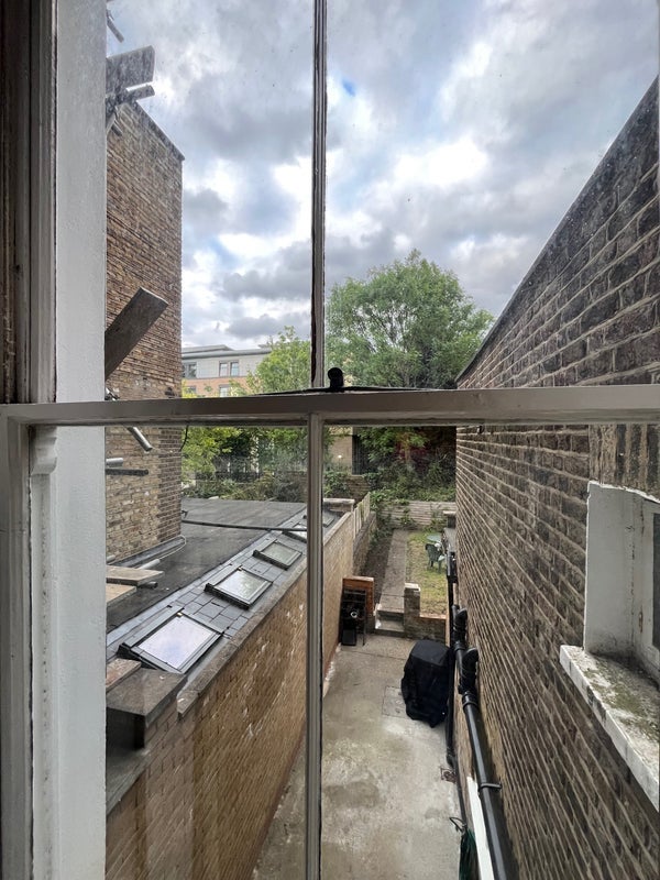 Room Huddleston Road in Greater London