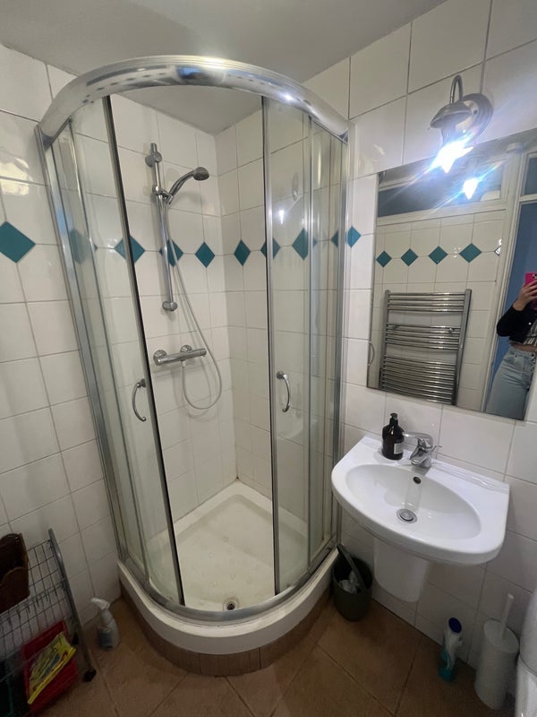 Room Huddleston Road in Greater London
