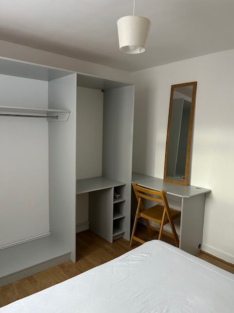 Room The Dashes in Harlow