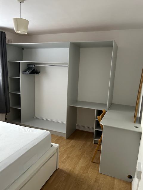 Room The Dashes in Harlow