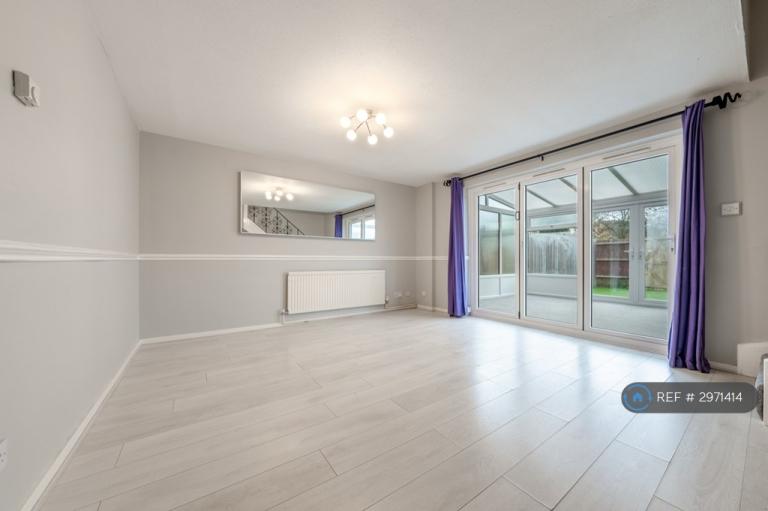 House Lombardy Way in Hertsmere