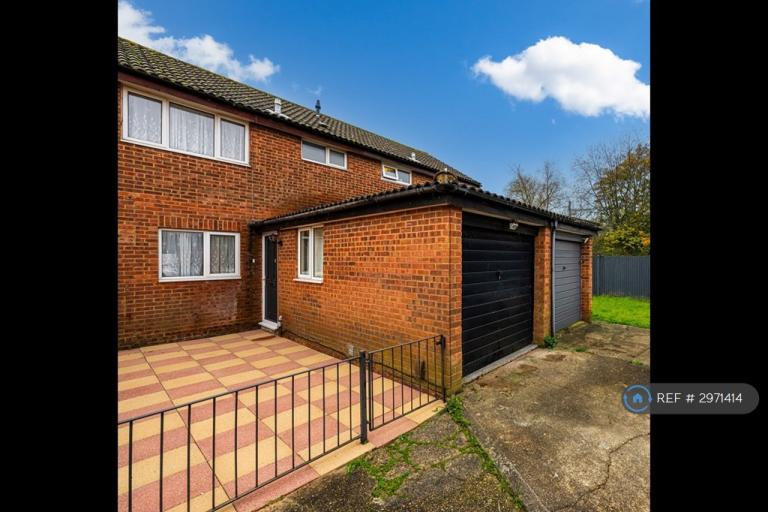 House Lombardy Way in Hertsmere
