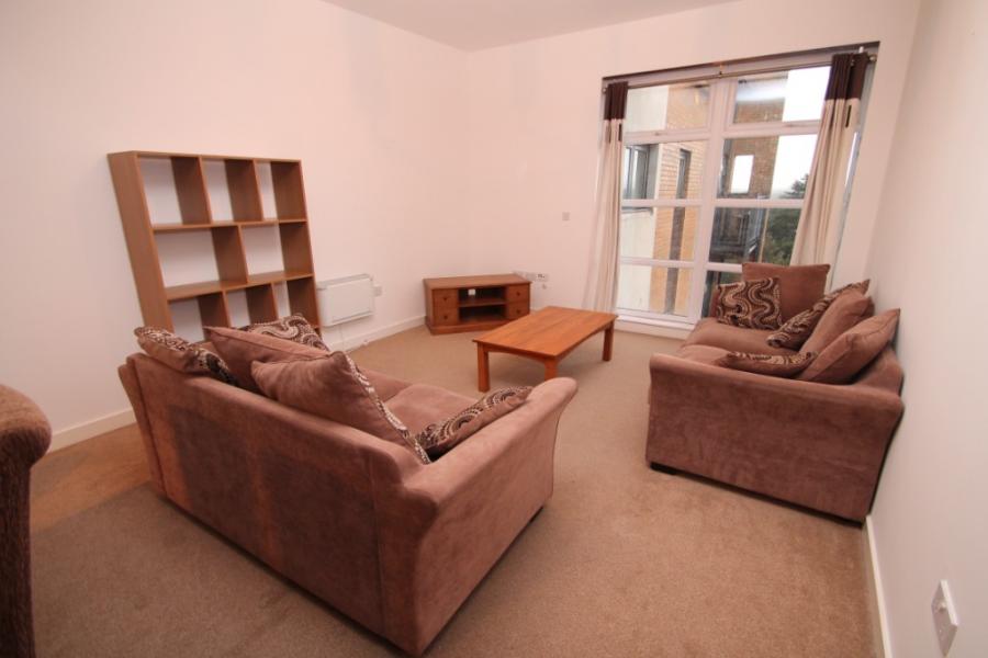 Flat Calderbeck Way in Manchester
