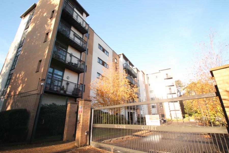 Flat Calderbeck Way in Manchester