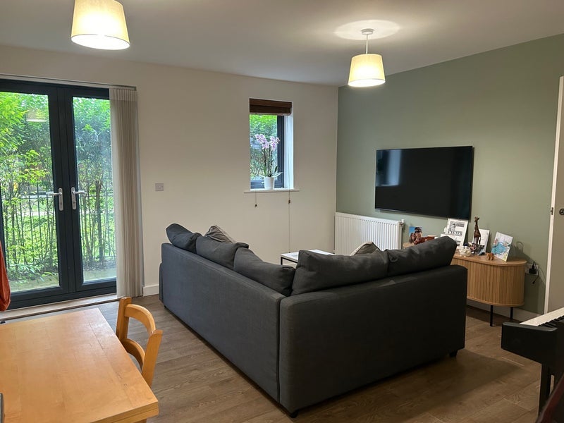 Room Garratt Lane in Greater London