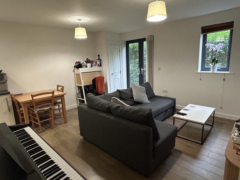 Room Garratt Lane in Greater London