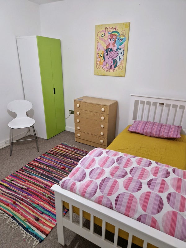 Room Pragel Street in Greater London