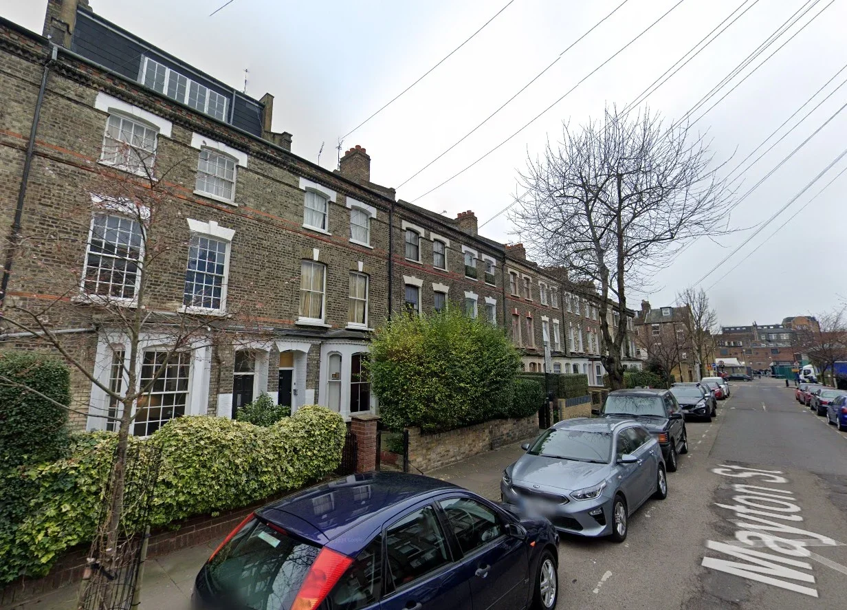 Flat Mayton Street in Greater London
