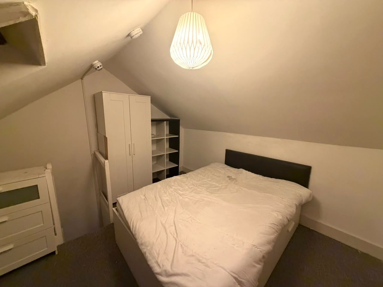 Flat Mayton Street in Greater London
