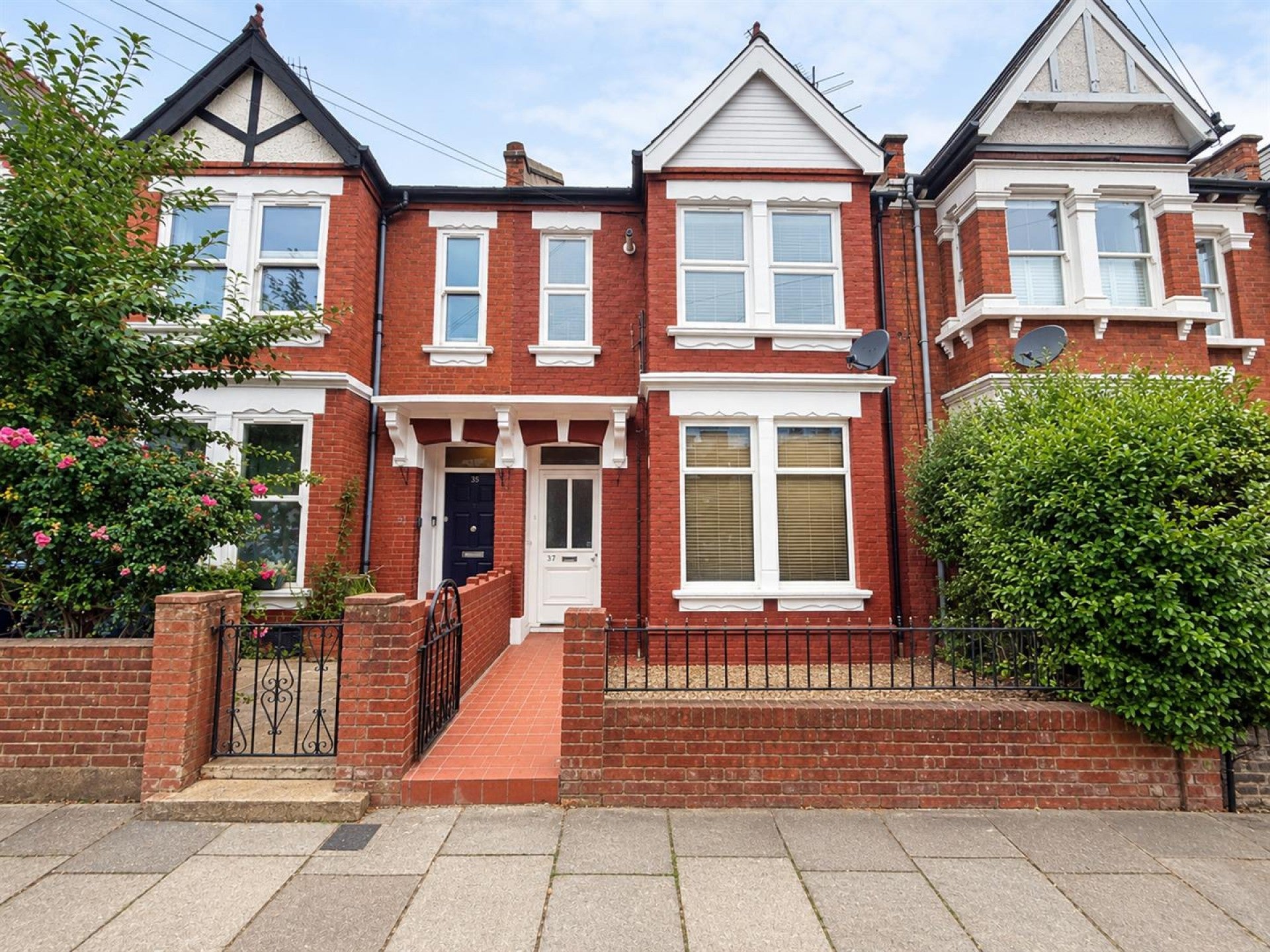 Flat Osborne Road in Greater London
