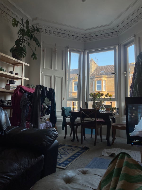 Room Albert Avenue in Glasgow