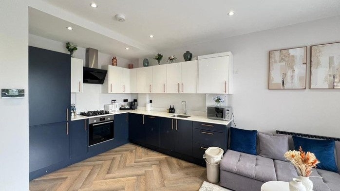 Flat Victoria Road in Greater London