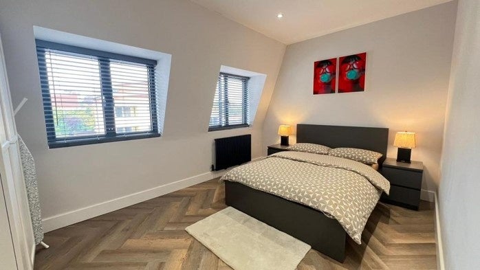 Flat Victoria Road in Greater London
