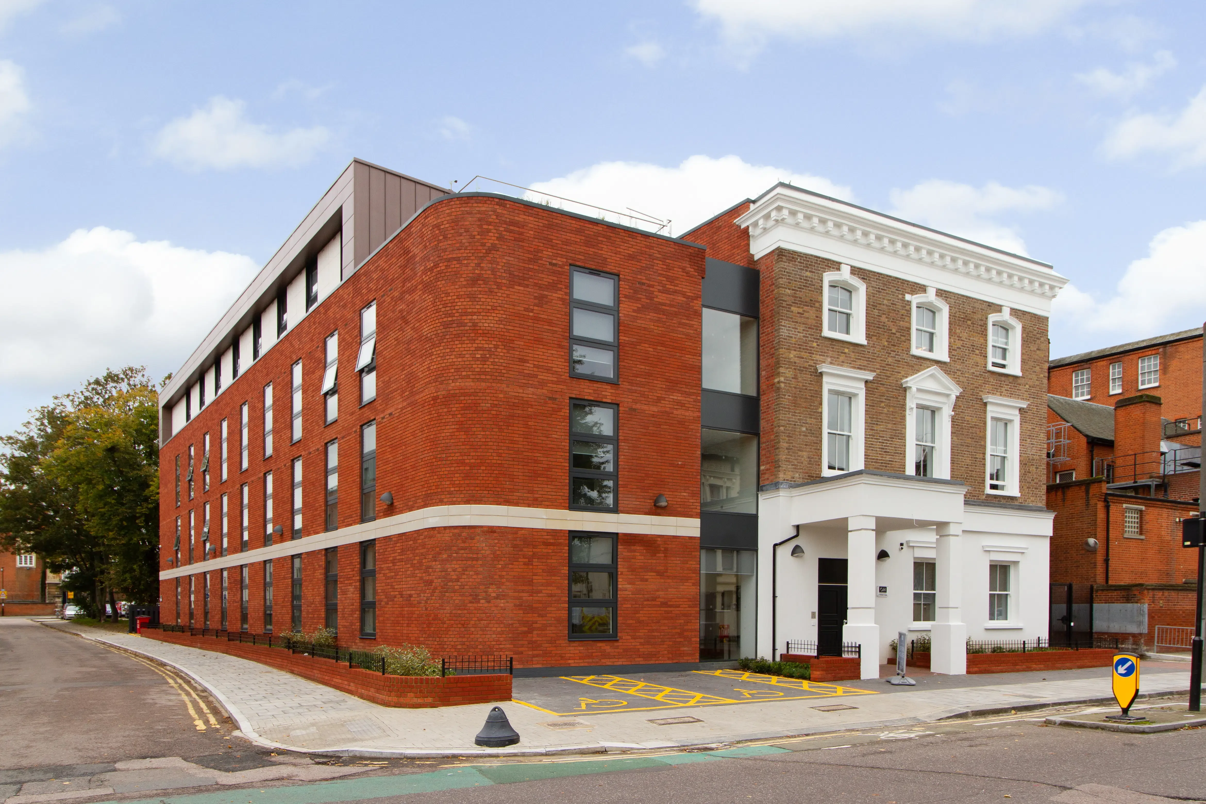 Room Chesnut Road in Greater London