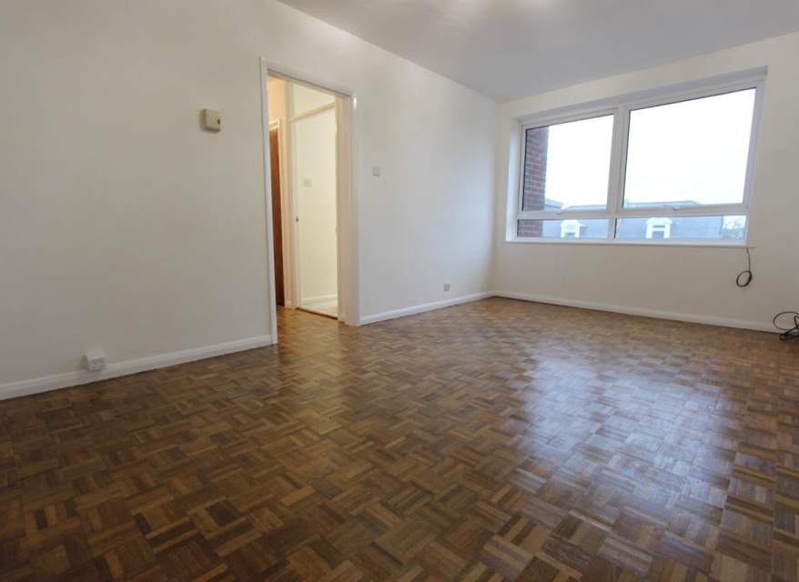 Flat Glenhurst Road in Greater London