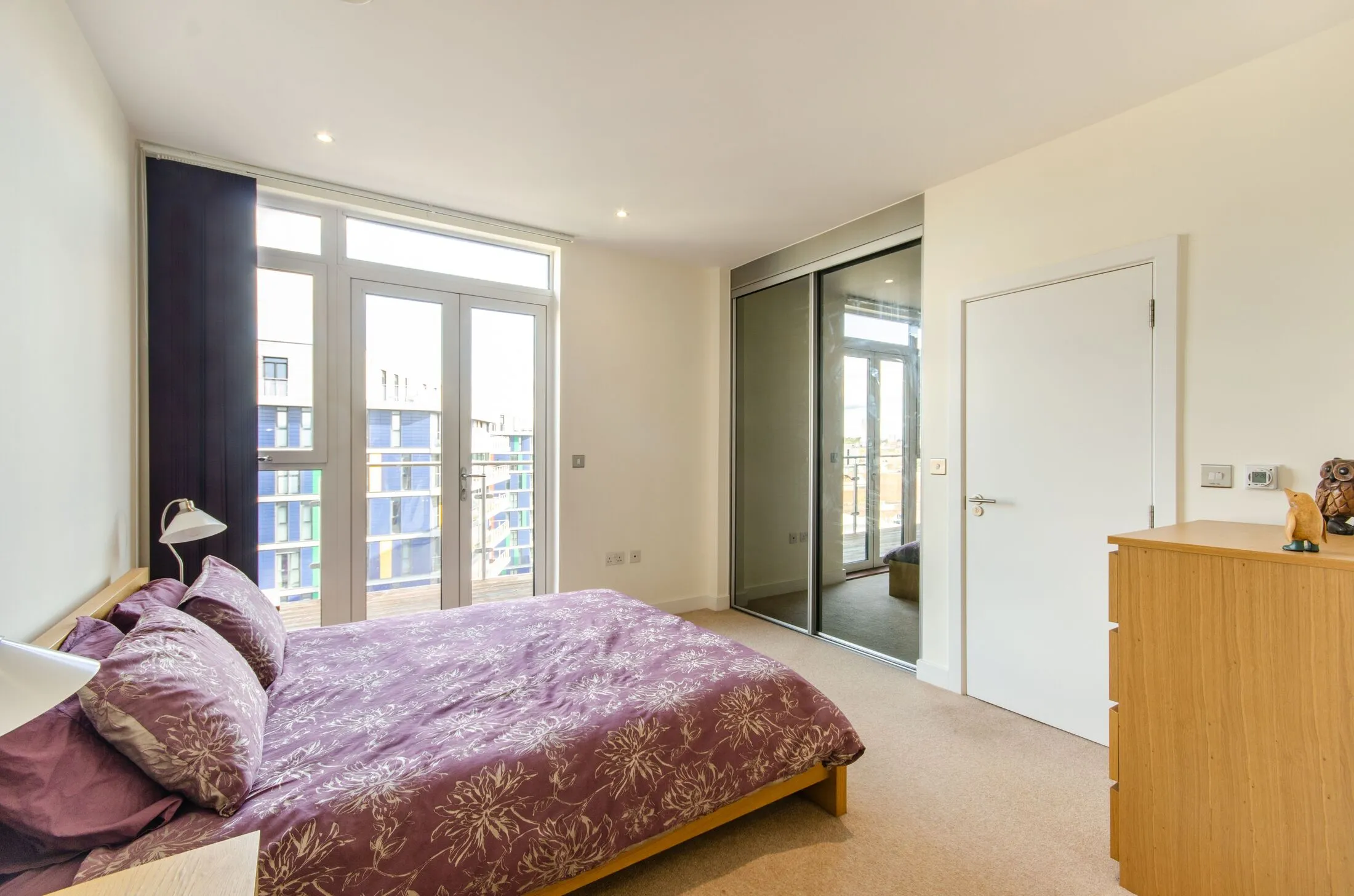 Flat Hatton Road in Greater London