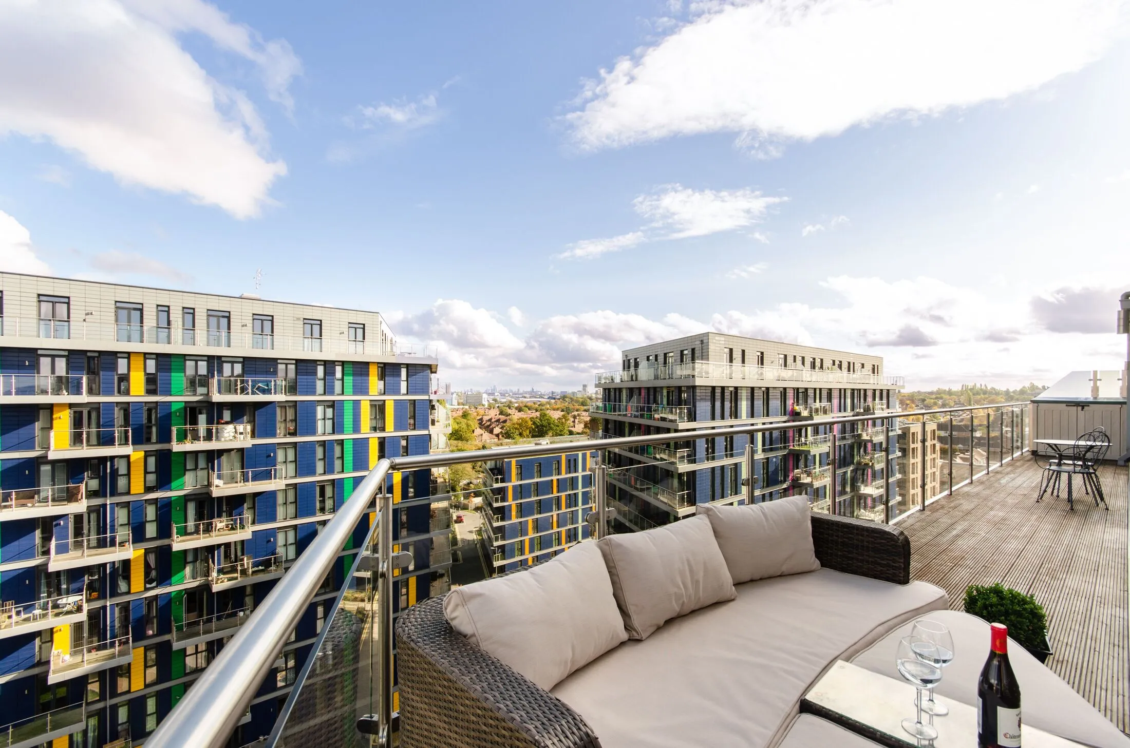 Flat Hatton Road in Greater London