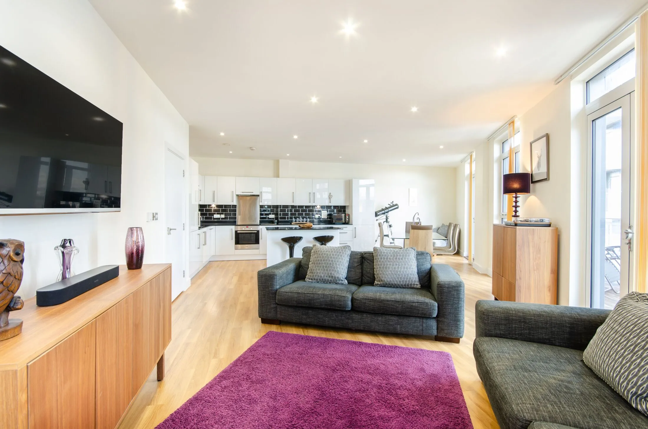 Flat Hatton Road in Greater London