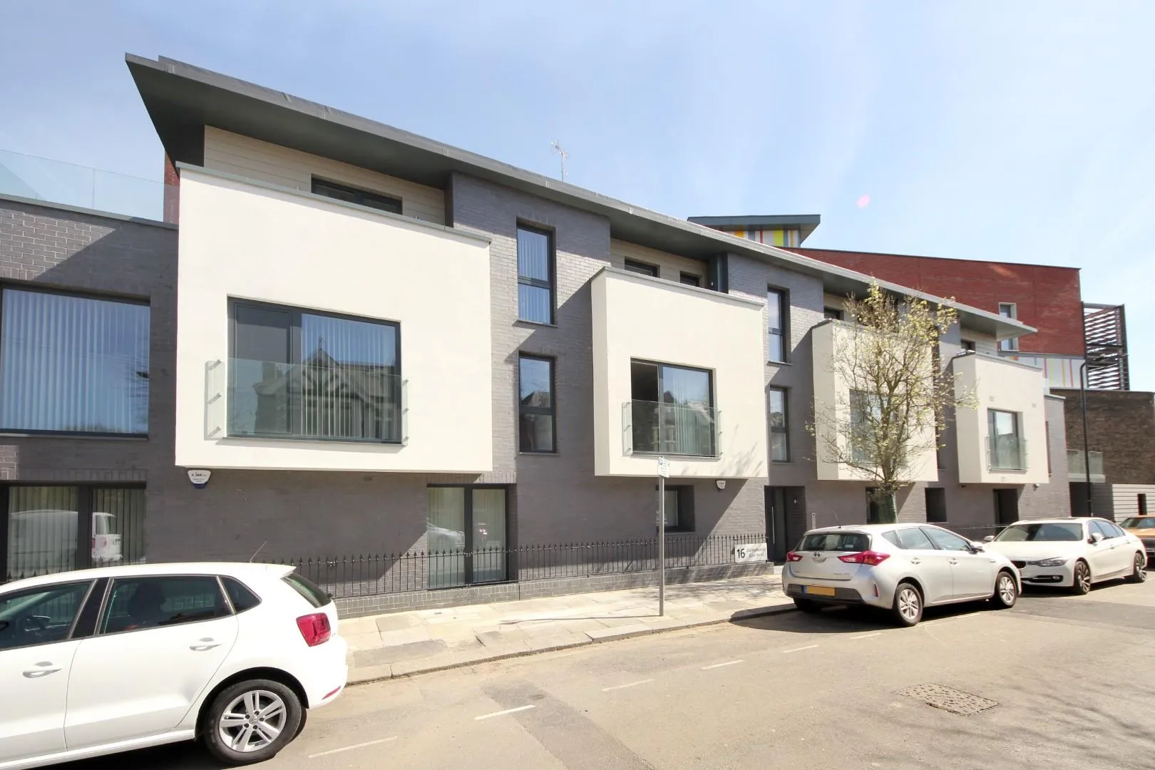 Flat Denehurst Gardens in Greater London