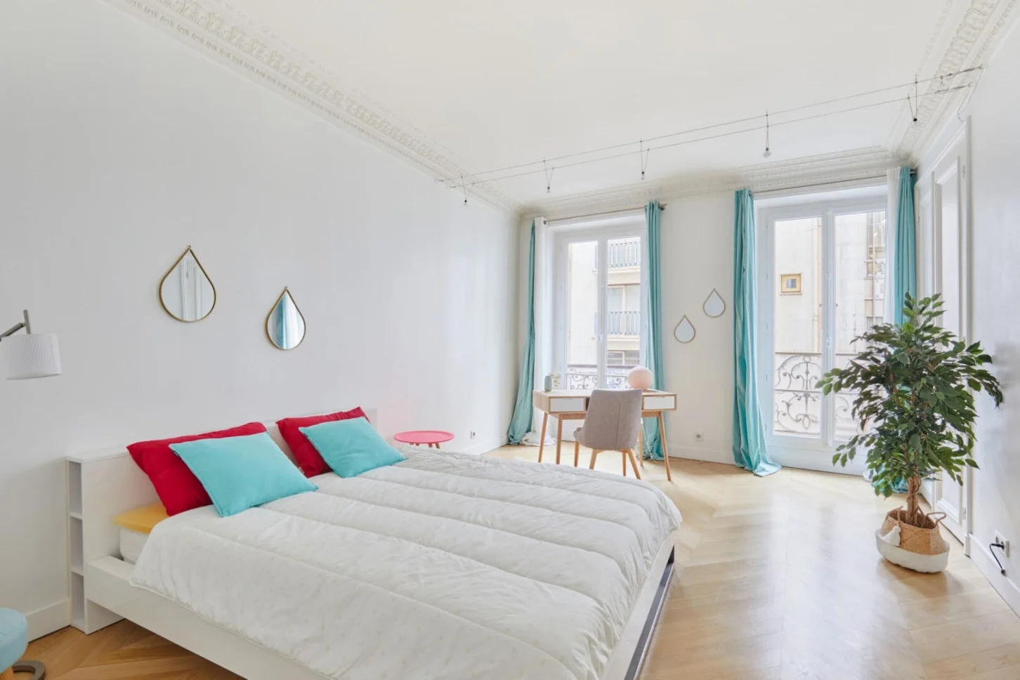 Flat Rue d'Artois in Paris