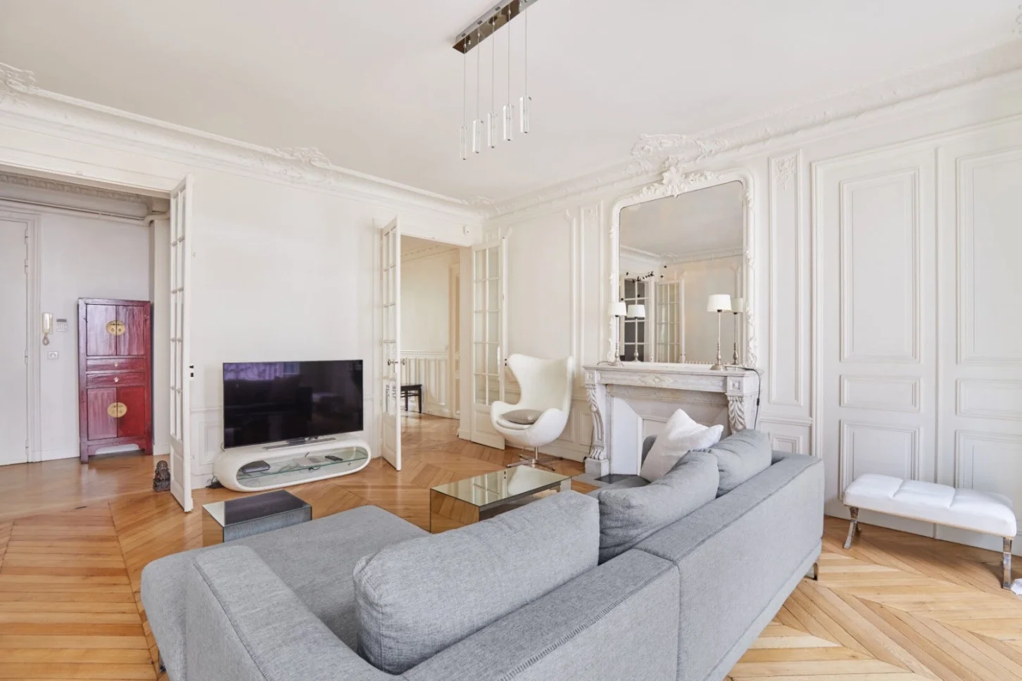Flat Rue d'Artois in Paris