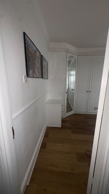 Room Clayhill Crescent in Greater London
