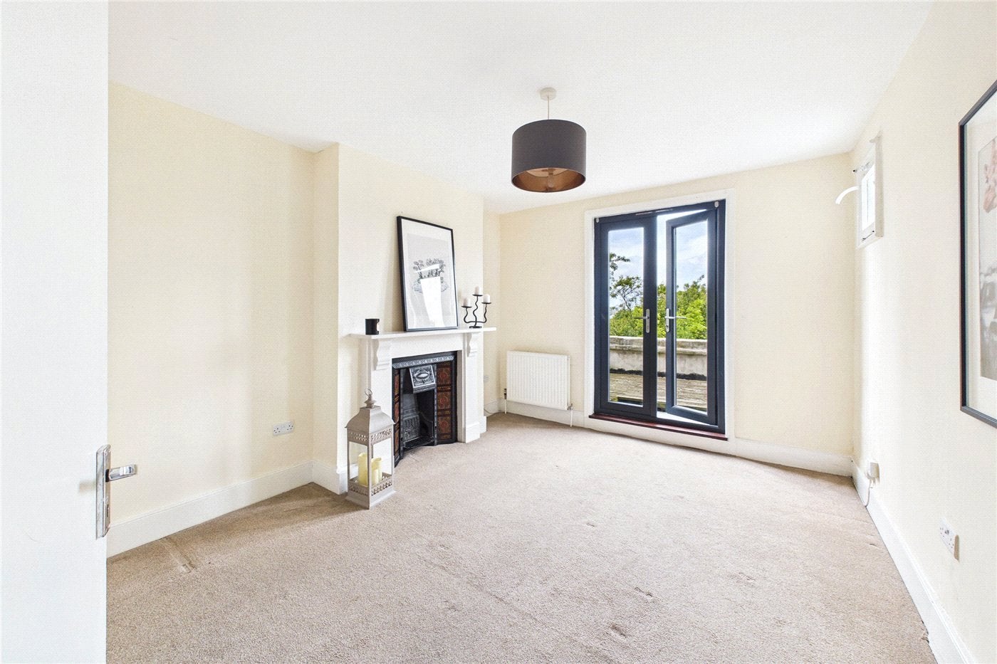 Flat Rollscourt Avenue in Greater London