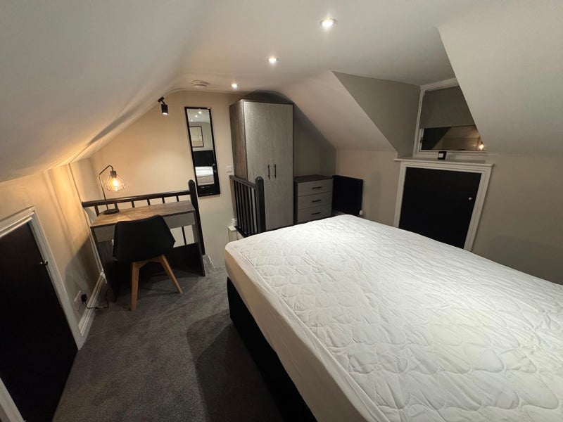 Room Rosefield Street in Royal Leamington Spa