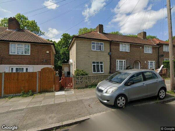 Room Downderry Road in Greater London