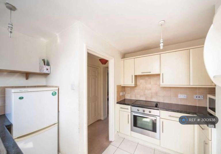 Flat Pulteney Road in Bath