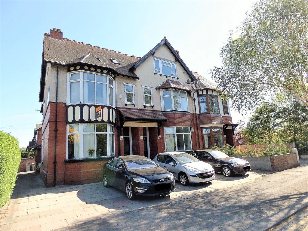 Flat Marsland Road in Trafford